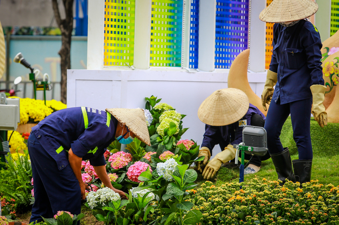 Đường[-]hoa[-]Nguyễn[-]Huệ[-]trước[-]ngày[-]khai[-]mạc